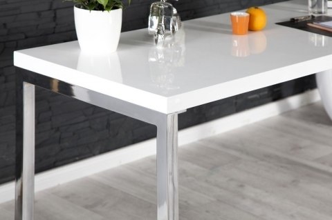 Invicta Interior INVICTA biurko VERK 140x60 białe MDF lakierowany, nogi stal chromowana Invicta Interior INVICTA biurko VERK 140x60 białe MDF lakierowany, nogi stal chromowana