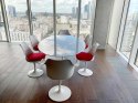 King Home Fotel TULIP biały z czerwoną poduszką - ABS, podstawa metalowa King Home Fotel TULIP biały z czerwoną poduszką - ABS, podstawa metalowa