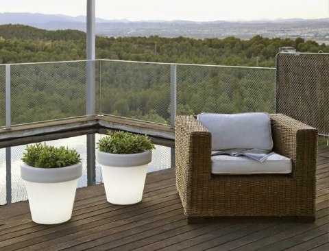 New Garden NEW GARDEN donica MAGNOLIA 30 SOLAR biała - LED, sterowanie pilotem New Garden NEW GARDEN donica MAGNOLIA 30 SOLAR biała - LED, sterowanie pilotem