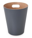 KOSZ NA ŚMIECI OKRĄGŁY Z UCHWYTEM WOODROW Umbra UMBRA - charcoal SZARY DREWNO LAKIEROWANE KOSZ NA ŚMIECI OKRĄGŁY Z UCHWYTEM WOODROW Umbra UMBRA - charcoal SZARY DREWNO LAKIEROWANE