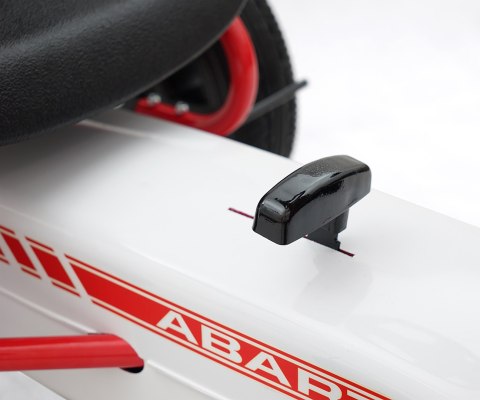 Milly Mally Pojazd Gokart na pedały Abarth White Biały konstrukcja metalowa osłony plastikowe hamulec ręczny 3 lata + Milly Mally Pojazd Gokart na pedały Abarth White Biały konstrukcja metalowa osłony plastikowe hamulec ręczny 3 lata +