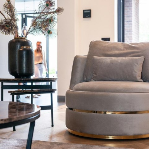 Richmond Interiors RICHMOND fotel KYLIE KHAKI VELVET beżowy, podstawa złota Richmond Interiors RICHMOND fotel KYLIE KHAKI VELVET beżowy, podstawa złota