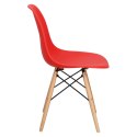 D2.DESIGN Krzesło P016W PP tworzywo czerwone, drewniane nogi wygodne i lekkie D2.DESIGN Krzesło P016W PP tworzywo czerwone, drewniane nogi wygodne i lekkie