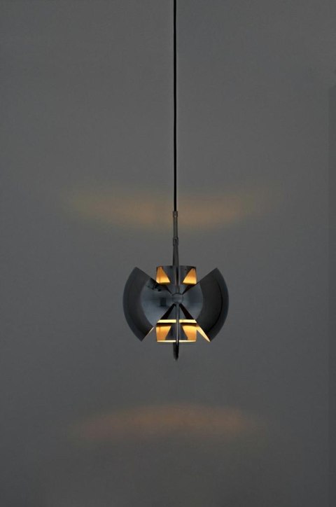 King Home Lampa wisząca sufitowa VARIA chrom - stal nierdzewna - ruchomy klosz King Home Lampa wisząca sufitowa VARIA chrom - stal nierdzewna - ruchomy klosz