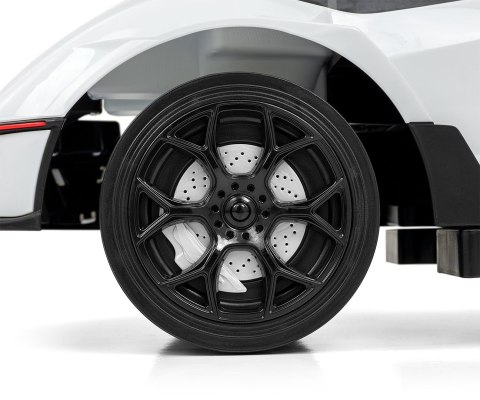 Milly Mally Pojazd z rączką LAMBORGHINI ESSENZA SC V12 White - jeździk samochód biały, skrętne koła, kierownica z dźwiękiem Milly Mally Pojazd z rączką LAMBORGHINI ESSENZA SC V12 White - jeździk samochód biały, skrętne koła, kierownica z dźwiękiem