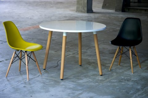 D2.DESIGN Krzesło P016W tworzywo PP czarne, drewniane nogi D2.DESIGN Krzesło P016W tworzywo PP czarne, drewniane nogi