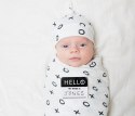 Lulujo Lulujo Czapka dla Noworodka HUGS & KISSES Lulujo Lulujo Czapka dla Noworodka HUGS & KISSES