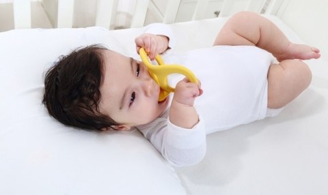 Mombella Mombella Gryzak Zabawka Kaczka Yellow Mombella Mombella Gryzak Zabawka Kaczka Yellow