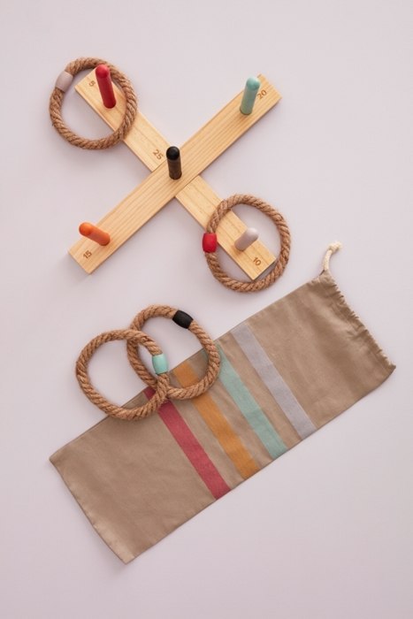 Kids Concept Kids Concept Gra Rzucanie Obręczy Drewniana Kids Concept Kids Concept Gra Rzucanie Obręczy Drewniana