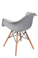 D2.DESIGN Krzesło Fotel P018W PP tworzywo jasny szary light grey, drewniane nogi wygodne i nowoczesne D2.DESIGN Krzesło Fotel P018W PP tworzywo jasny szary light grey, drewniane nogi wygodne i nowoczesne