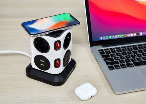 Fun Desk Uniwersalny przedłużacz sieciowy Logan WSB6-2 + USB , ładowanie indukcyjne Fun Desk Uniwersalny przedłużacz sieciowy Logan WSB6-2 + USB , ładowanie indukcyjne