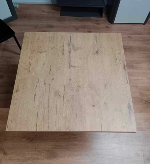 Od Ręki - Stół kwadratowy 80x80 Dąb Lancelot płyta laminowana+ PVC metalowy stelaż Od Ręki - Stół kwadratowy 80x80 Dąb Lancelot płyta laminowana+ PVC metalowy stelaż