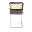 Halmar K504 krzesło popielaty / czarny, materiał: drewno lite - kauczukowe / rattan naturalny / tkanina velvet / stal chromowana Halmar K504 krzesło popielaty / czarny, materiał: drewno lite - kauczukowe / rattan naturalny / tkanina velvet / stal chromowana
