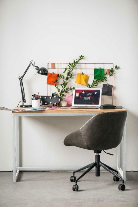 Maduu Studio Biurko Hooper 120x60 cm białe profil 30m blat lakierowany dąb naturalny Maduu Studio Biurko Hooper 120x60 cm białe profil 30m blat lakierowany dąb naturalny
