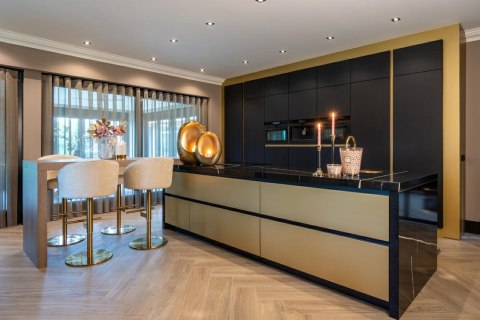 Richmond Interiors RICHMOND krzesło barowe ZABI regulowane - jasny szenil, złota podstawa