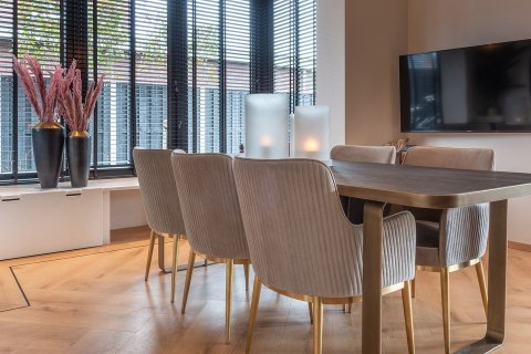 Richmond Interiors RICHMOND krzesło BREEZE beżowe - trudnopalne