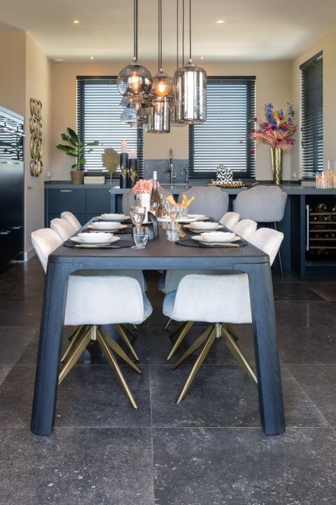 Richmond Interiors RICHMOND krzesło obrotowe ALINE białe - trudnopalne