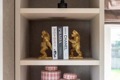 Richmond Interiors RICHMOND podpórka do książek DONKY złota