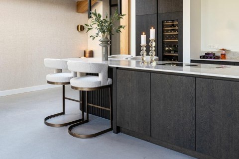 Richmond Interiors RICHMOND krzesło barowe ELLIS beżowe