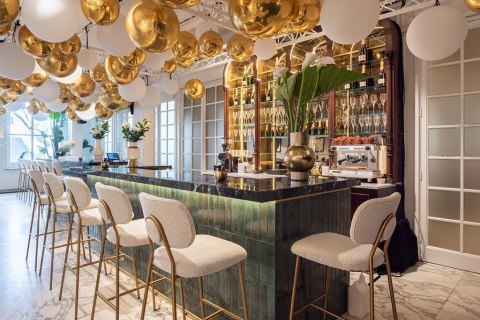 Richmond Interiors RICHMOND zestaw 2 krzeseł barowych XENIA 65 cm biały