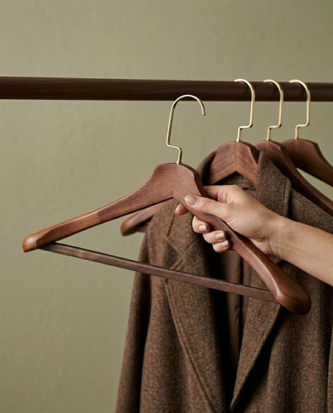 King Home Zestaw 4 wieszaków SHP HARDI brązowy