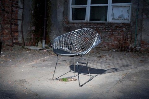 KRZESŁO Z PODŁOKIETNIKAMI Harry Arm D2.DESIGN CZARNA PODUSZKA EKOSKÓRA STELAŻ METALOWY CHROMOWANY KRZESŁO Z PODŁOKIETNIKAMI Harry Arm D2.DESIGN CZARNA PODUSZKA EKOSKÓRA STELAŻ METALOWY CHROMOWANY