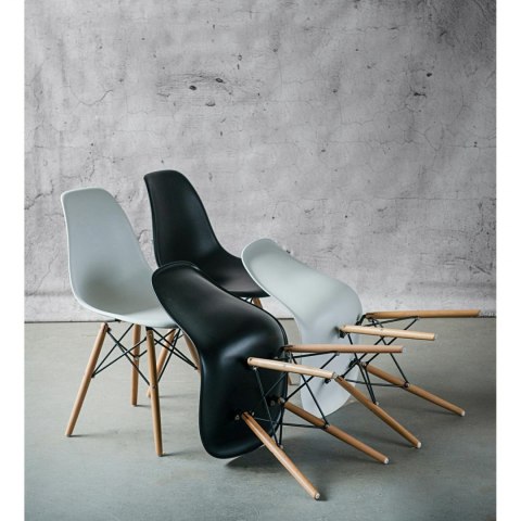 D2.DESIGN Krzesło P016W tworzywo PP czarne, drewniane nogi D2.DESIGN Krzesło P016W tworzywo PP czarne, drewniane nogi