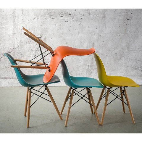 D2.DESIGN Krzesło P016W PP tworzywo pomarańczowe, drewniane nogi naturalny lekkie i wygodne D2.DESIGN Krzesło P016W PP tworzywo pomarańczowe, drewniane nogi naturalny lekkie i wygodne