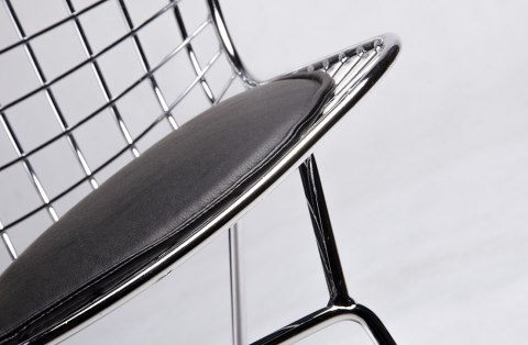 KRZESŁO NET SOFT METAL CHROMOWANY - CZARNA PODUSZKA EKOSKÓRA King Home NA PŁOZACH KRZESŁO NET SOFT METAL CHROMOWANY - CZARNA PODUSZKA EKOSKÓRA King Home NA PŁOZACH