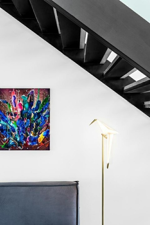 King Home Lampa podłogowa LORO FLOOR złota - LED metalowa biały klosz tworzywo PP w kształcie ptaka King Home Lampa podłogowa LORO FLOOR złota - LED metalowa biały klosz tworzywo PP w kształcie ptaka