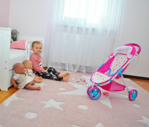 Milly Mally Wózek dla lalek spacerówka Susie Candy Różowy metalowy stelaż kosz na akcesoria dla lalek długości do 50 cm 3 lata+ Milly Mally Wózek dla lalek spacerówka Susie Candy Różowy metalowy stelaż kosz na akcesoria dla lalek długości do 50 cm 3 lata+
