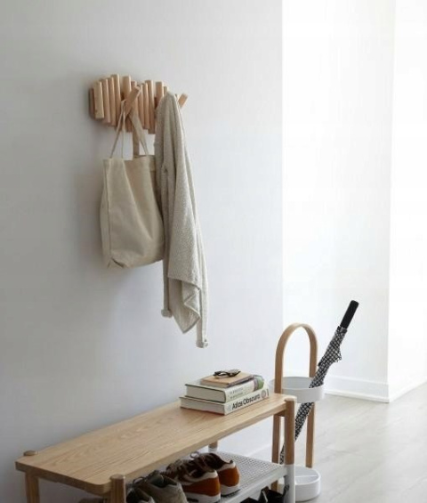 UMBRA funkcjonalny wieszak na ubrania PICKET - drewno naturalny UMBRA funkcjonalny wieszak na ubrania PICKET - drewno naturalny