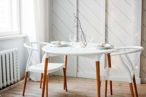 Simplet Krzesło Wicker PP Simplet białe tworzywo PP nogi lite drewno bukowe lekkie i wygodne do restauracji jadalni sztaplowanie Simplet Krzesło Wicker PP Simplet białe tworzywo PP nogi lite drewno bukowe lekkie i wygodne do restauracji jadalni sztaplowanie
