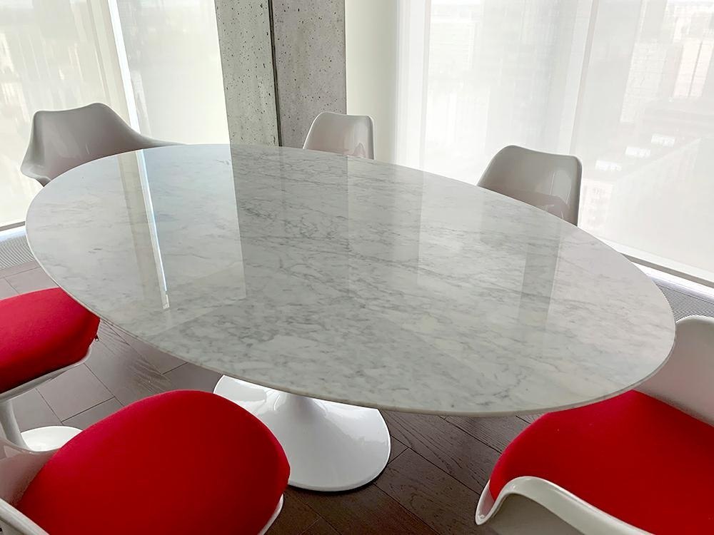 King Home Krzesło TULIP białe z czerwoną poduszką - ABS, podstawa metalowa King Home Krzesło TULIP białe z czerwoną poduszką - ABS, podstawa metalowa